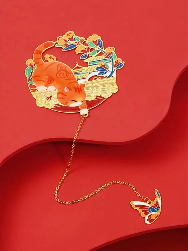 The Palace Metal Bookmark-Cat catches Butterfly 宫猫迎福 金属书签 扑蝶